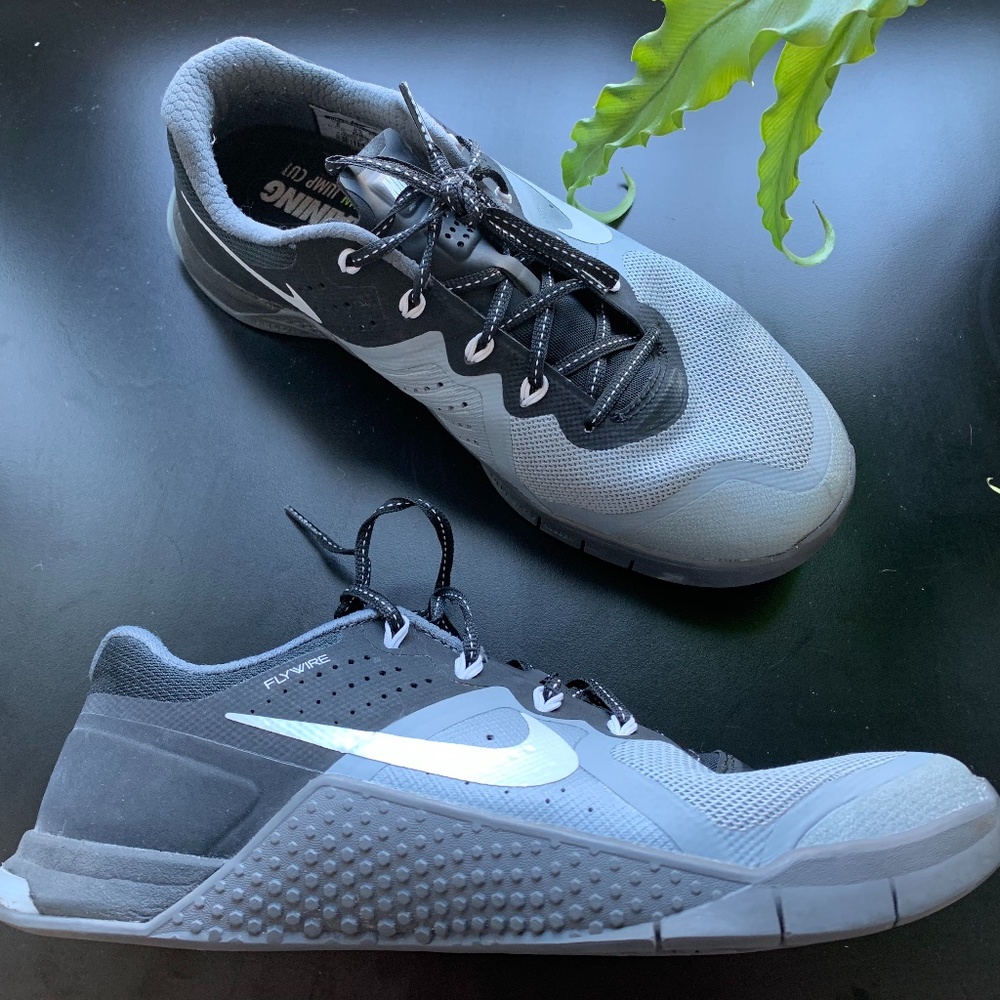 NIKE TRAINING FLYWIRE SNEAKERS